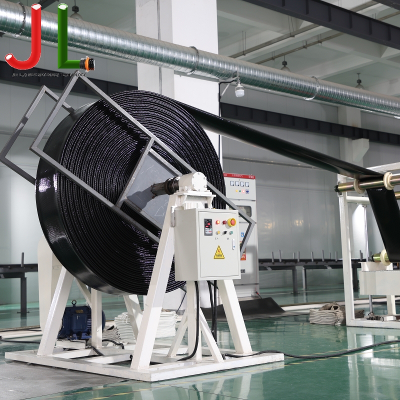 Tuyau de drainage triple couche renforcé de fibres TPU : doublure intérieure, housse extérieure et tissu haute ténacité
